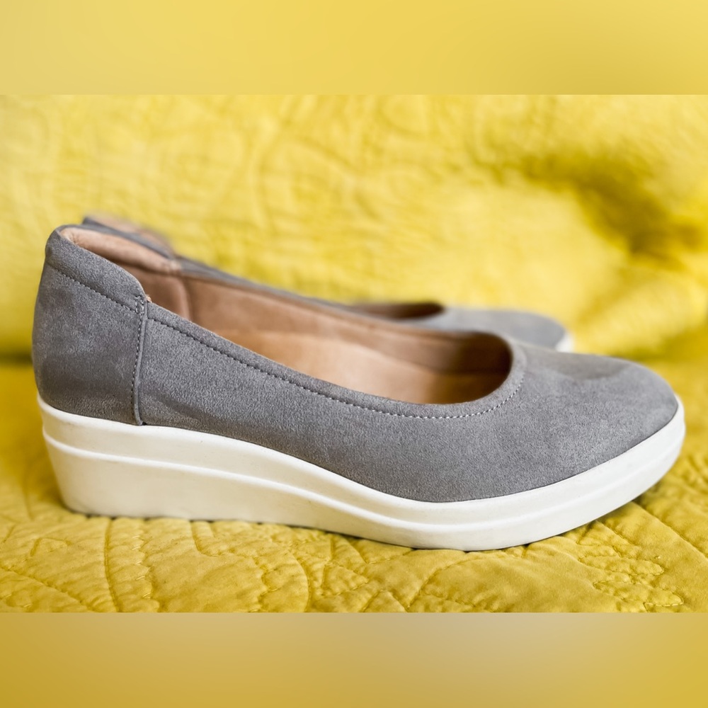 Women's Sam Wedges Pump, grey, size 9, slip on